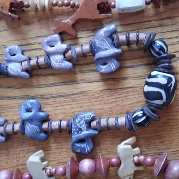 4 TRIBAL/AFRICAN CARVED WOOD & STONE NECKLACES - Picture 7 of 10